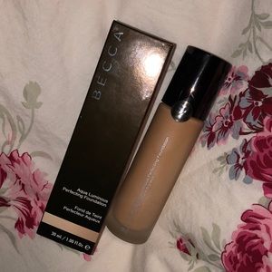 Becca Cosmetics Aqua Luminous Foundation